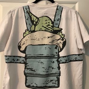 Baby Yoda T-Shirt - Size L - not perfect but cheap! And great for Halloween 🎃